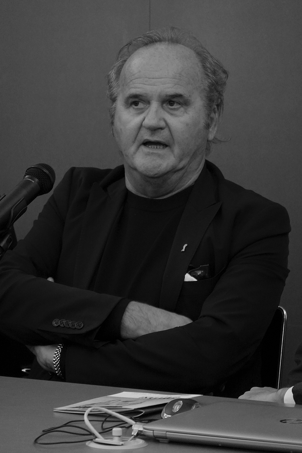 Ritratto di Omar Galliani, artista italiano.